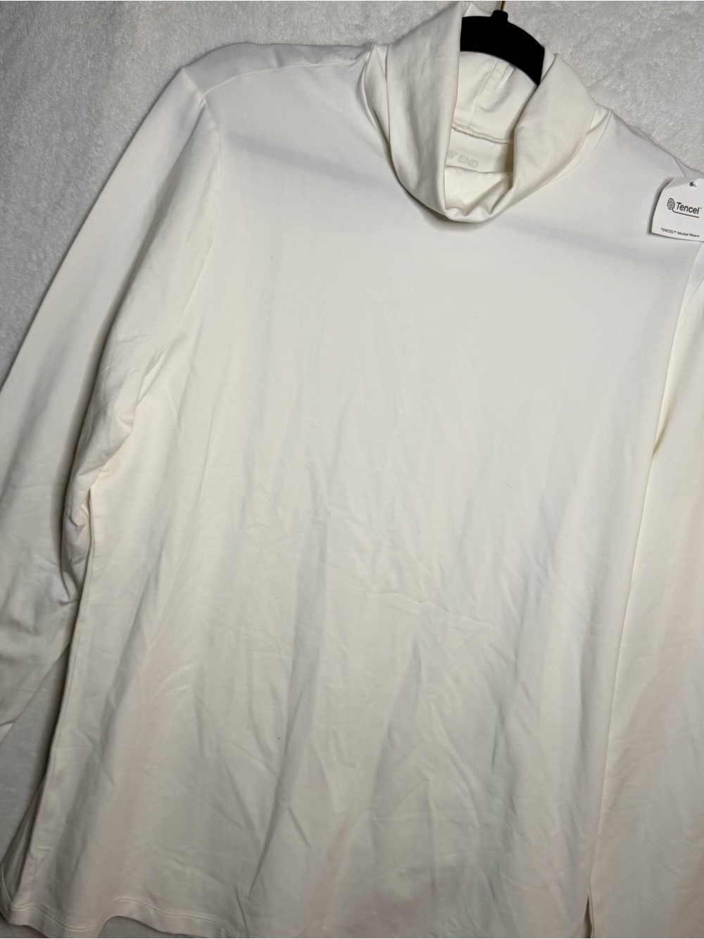 Women’s Cream Turtleneck long sleeve top NWT
